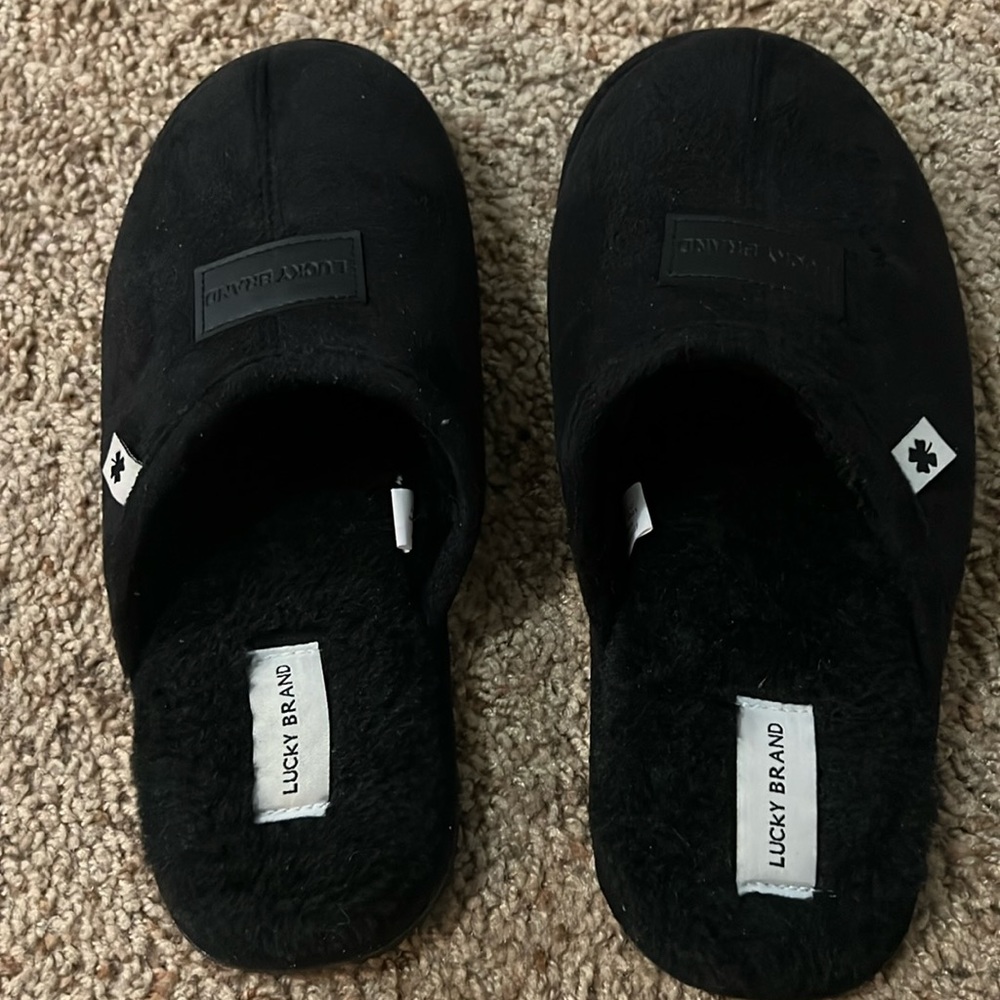 NWOT lucky brand slippers